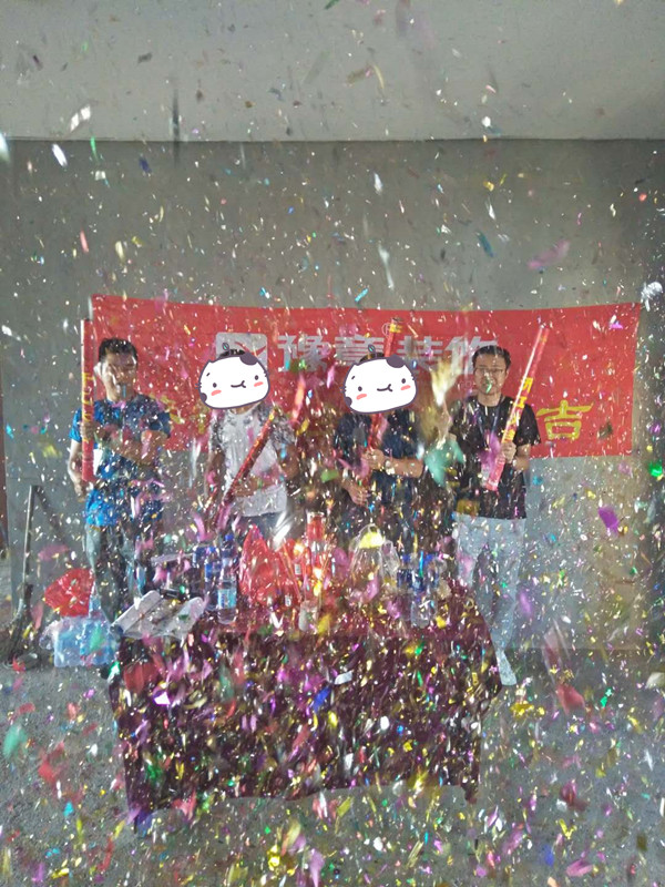 恭祝龍華云錦謝女士愛家開工大吉！！